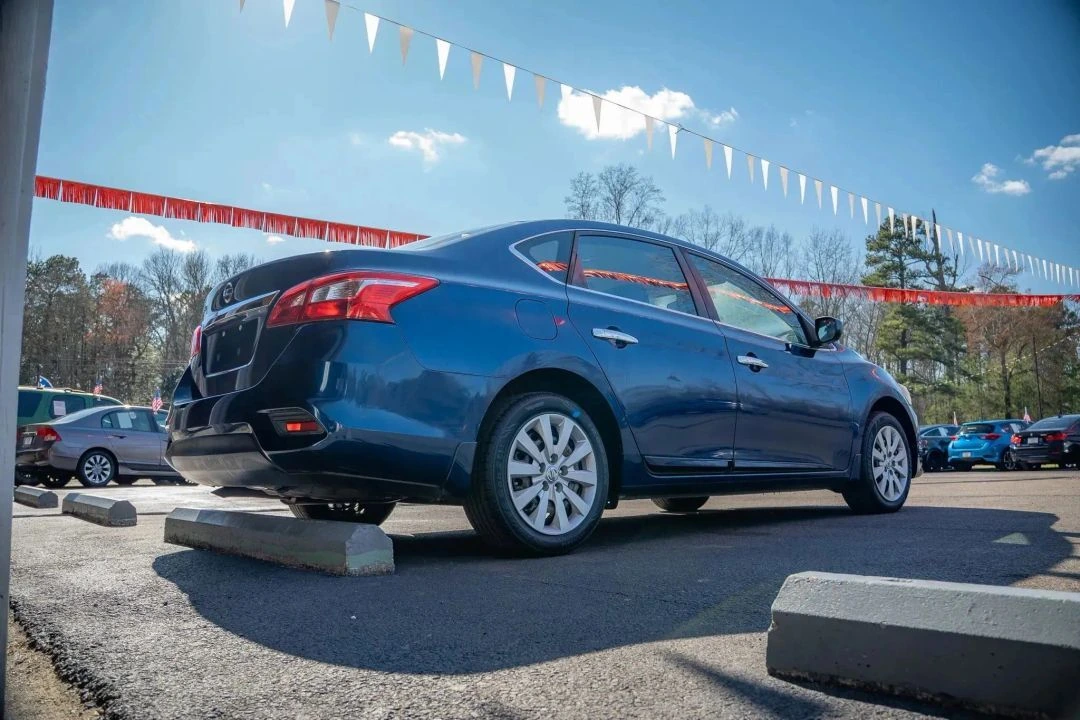 2016 Nissan Sentra S - Photo 13