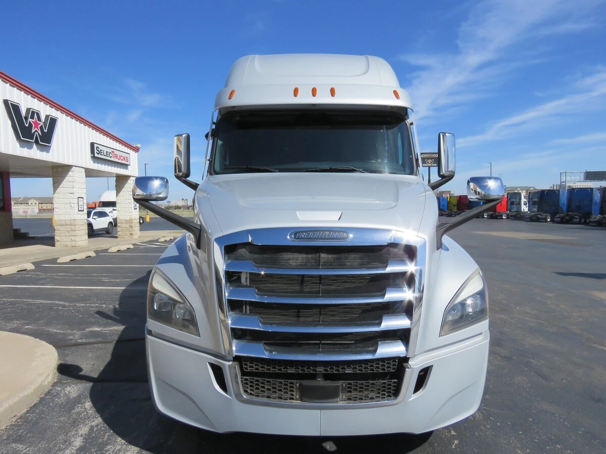 2022 Freightliner Cascadia - image 11