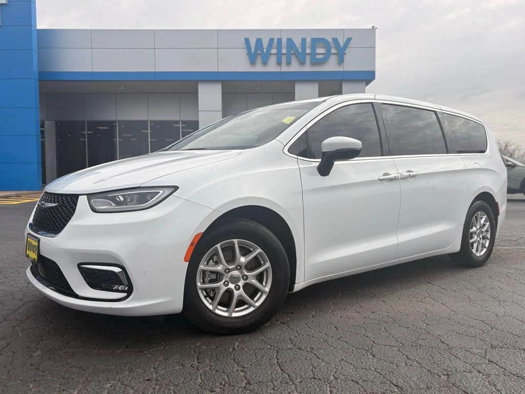 2023 Chrysler Pacifica Touring L