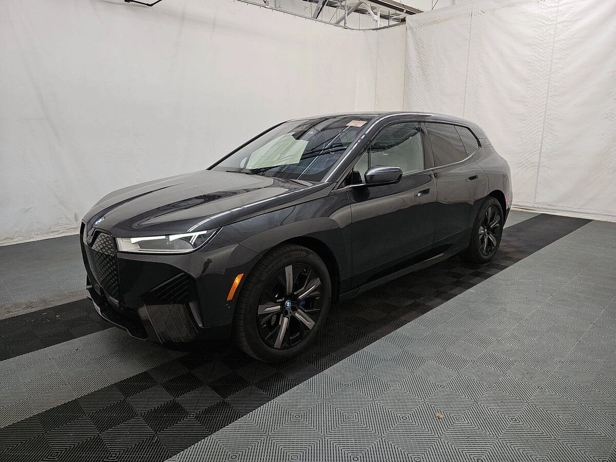 2024 BMW iX