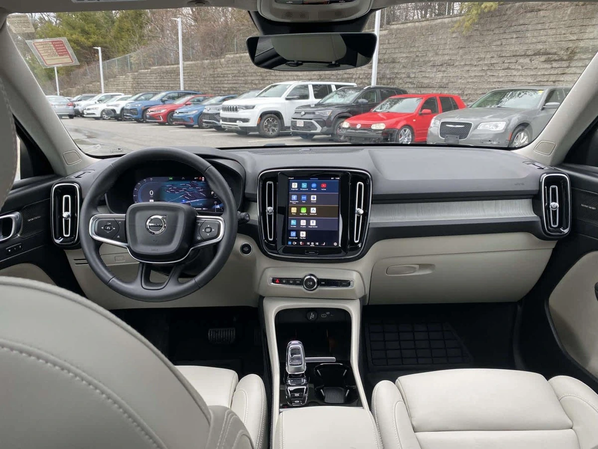 2024 Volvo - image 22