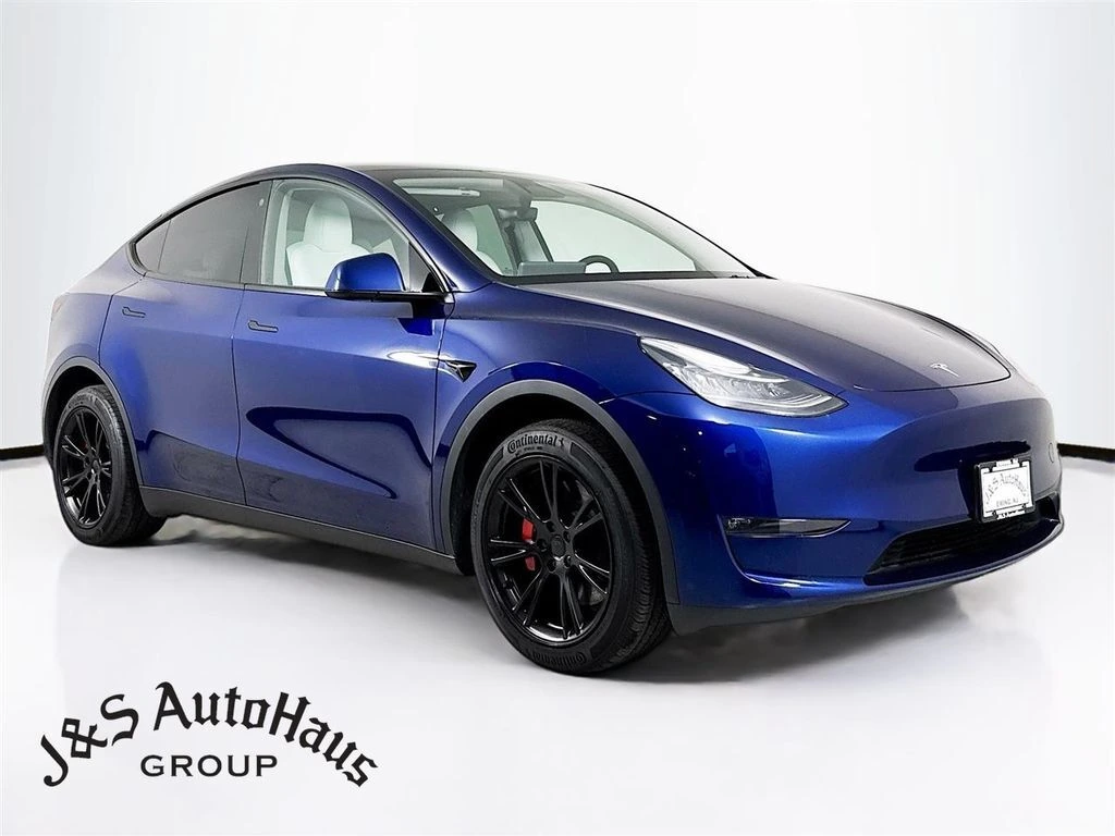 2023 Tesla Model Y Long Range's photo