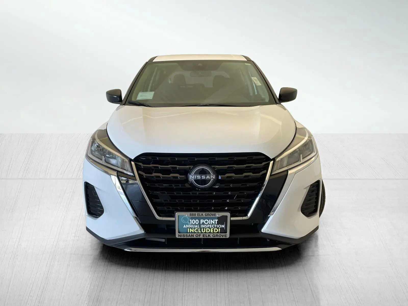 2025 Nissan Kicks Play S photo 2