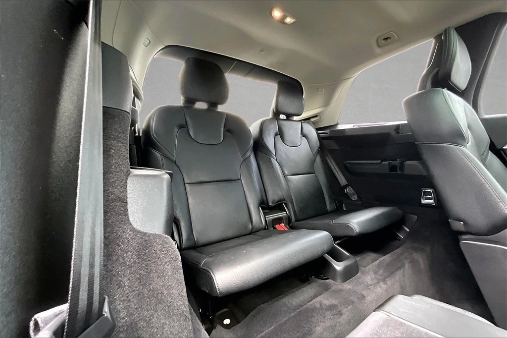 2023 Volvo - image 25