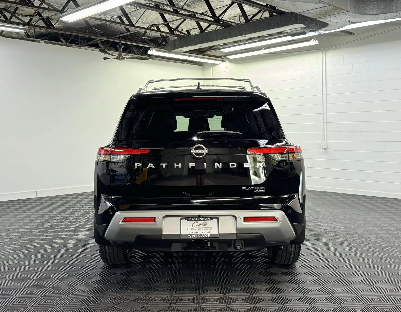 2025 Nissan Pathfinder Platinum photo 5