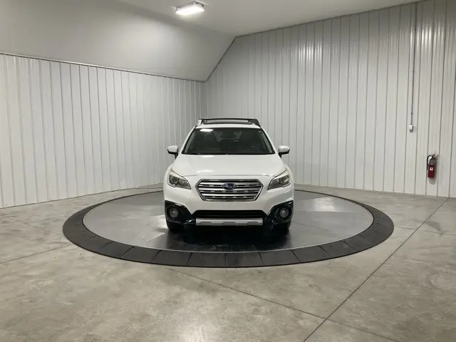 Used 2015 Subaru Outback Limited with VIN 4S4BSBNC3F3313922 for sale in Roanoke, IN