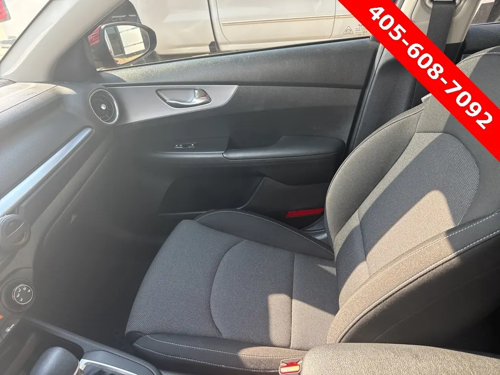 2022 Kia Forte LXS photo 4