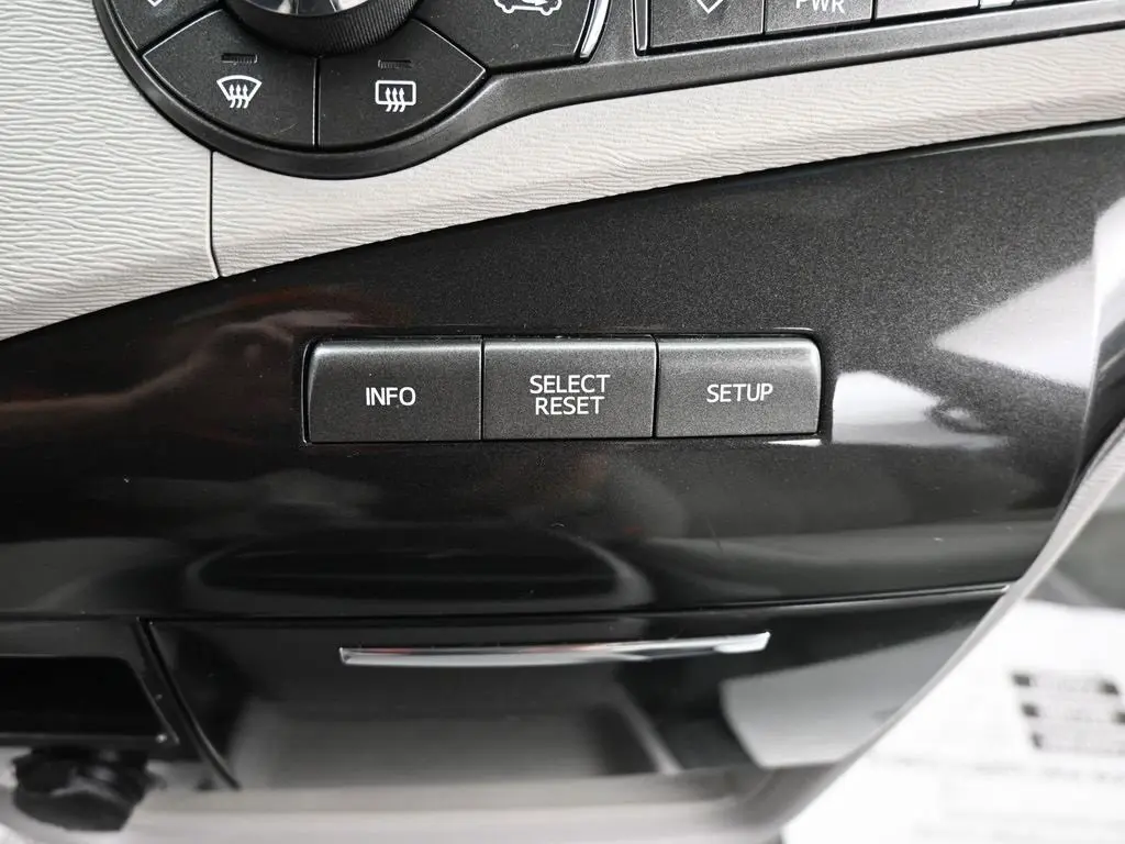 2014 Toyota Sienna LE photo 27
