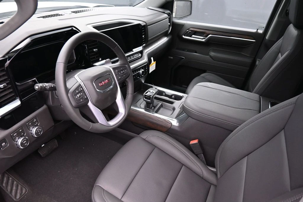 2026 GMC Sierra 1500 SLT - Photo 21