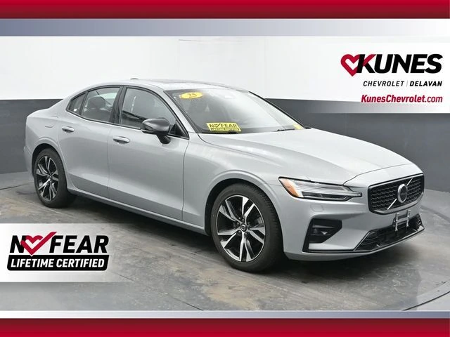 2025 Volvo - image 1