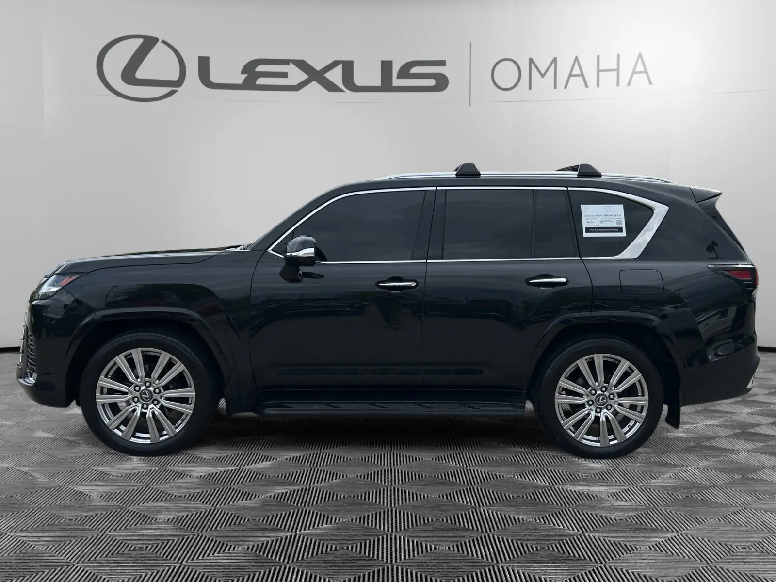 2023 Lexus LX 600 Ultra Luxury photo 2