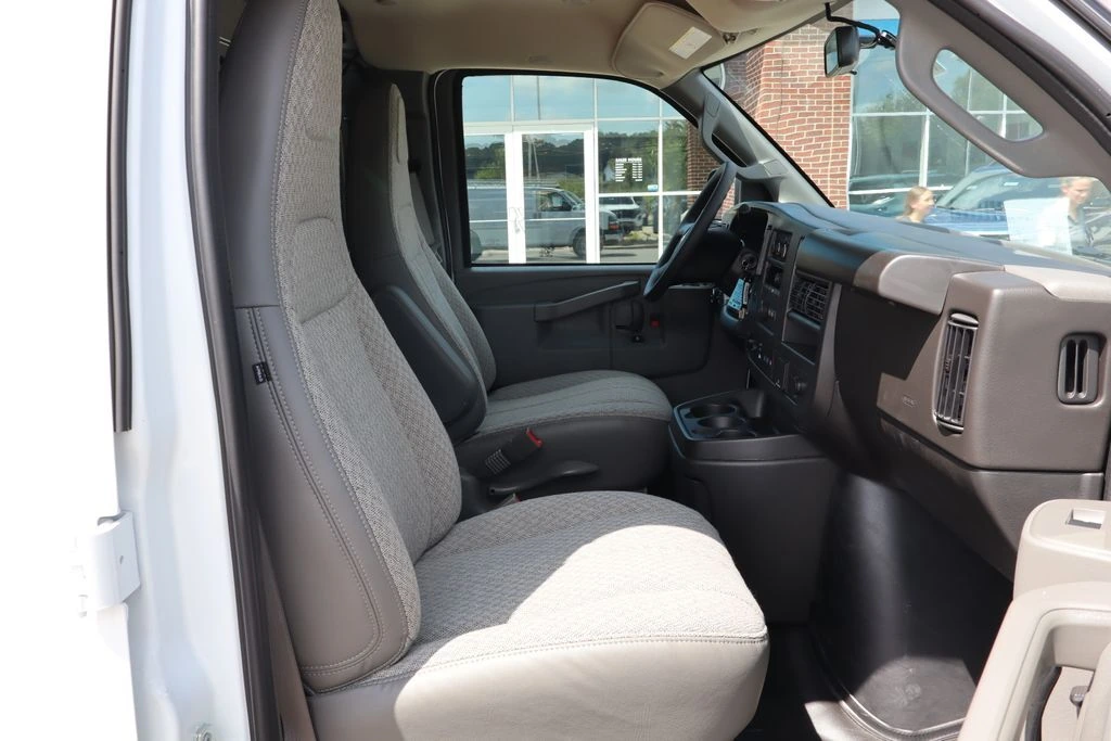 2025 Chevrolet Express Cargo Work Van - Photo 37