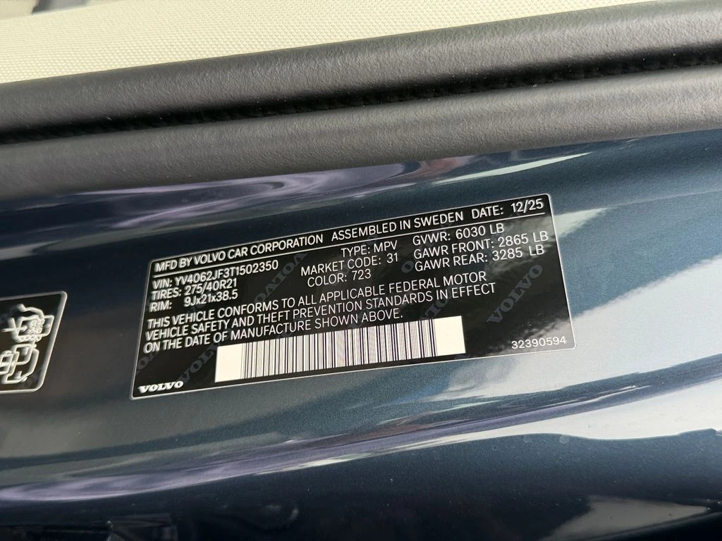 2026 Volvo - image 27