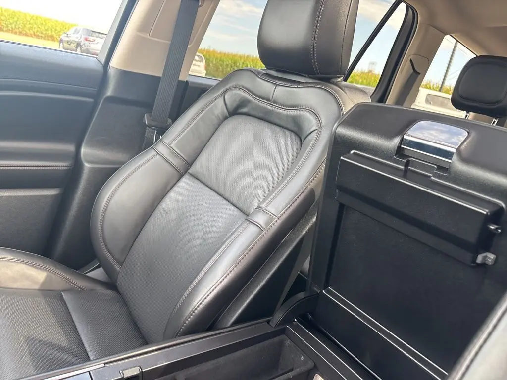 2023 Lincoln Aviator Reserve photo 28