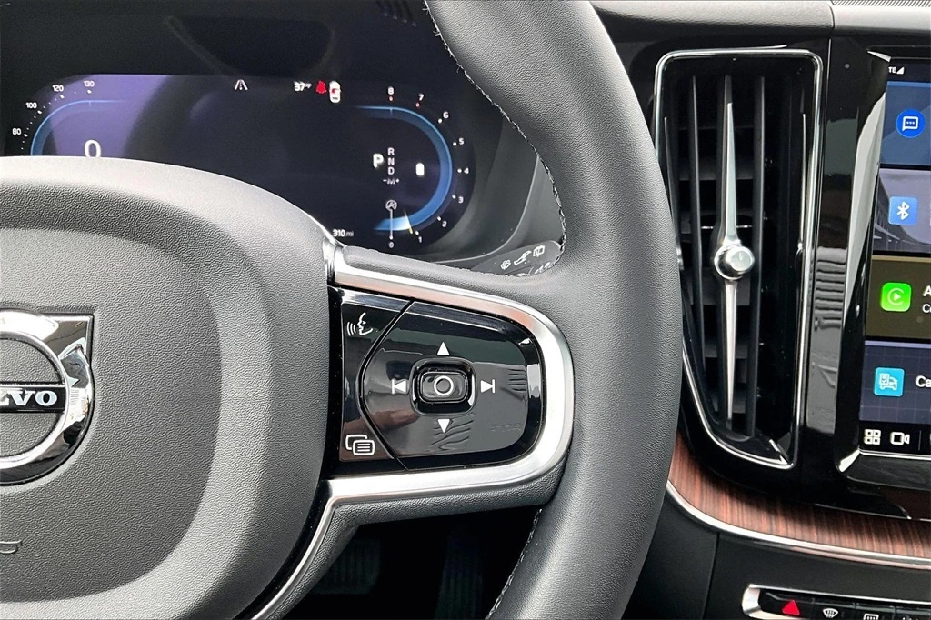 2023 Volvo - image 11