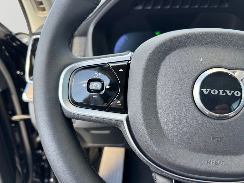 2026 Volvo - image 18