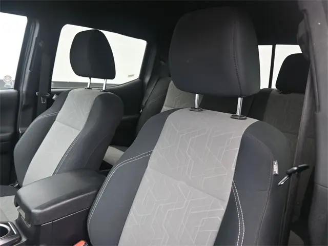 2023 Toyota Tacoma TRD Pro V6 photo 9