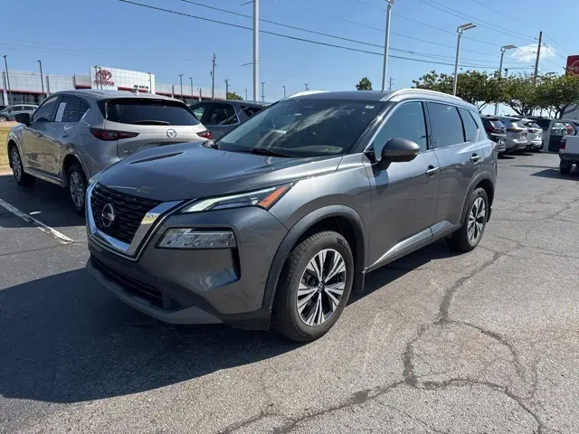 2021 Nissan Rogue SV photo 3