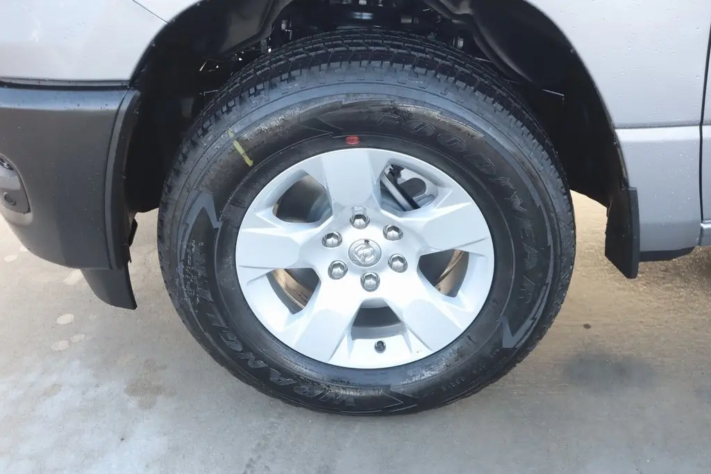 2025 Ram 1500 Tradesman photo 16