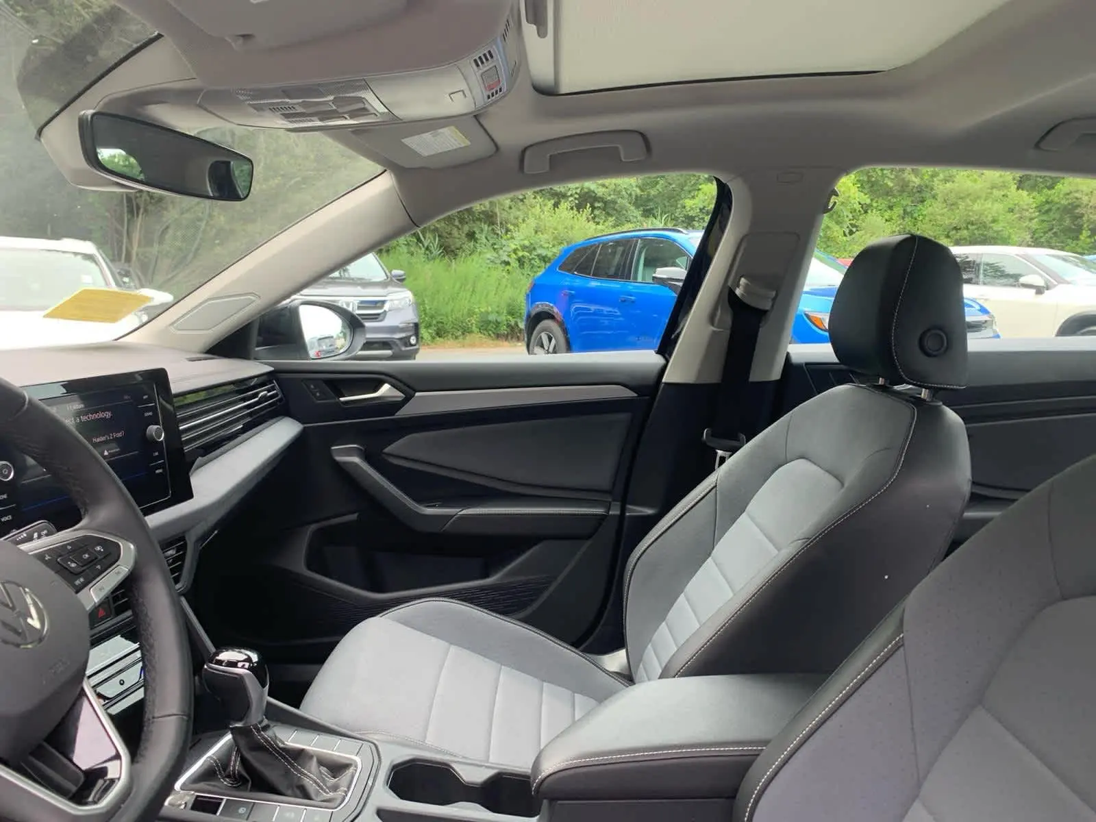 2025 Volkswagen Jetta SE photo 12