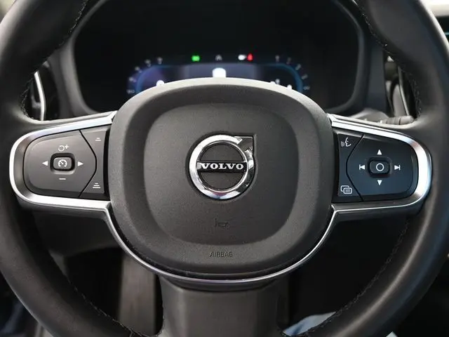 2024 Volvo S60 B5 Core photo 20