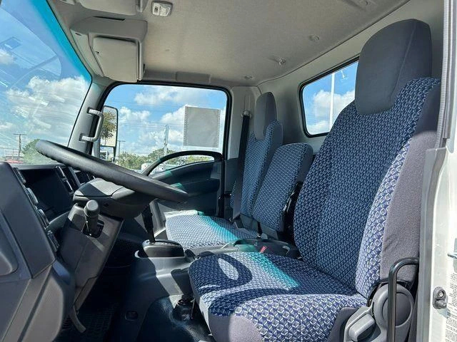 2024 Isuzu NPR - image 11