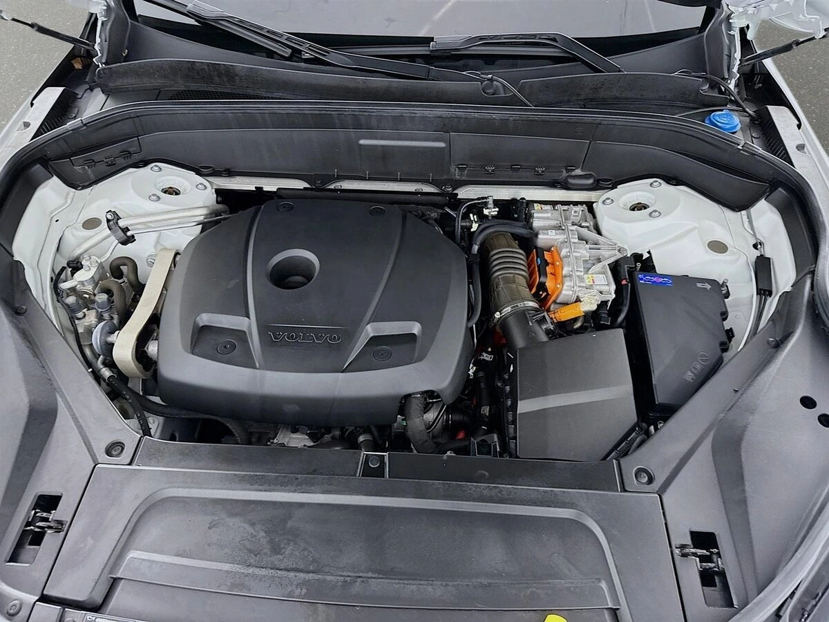 2022 Volvo - image 33