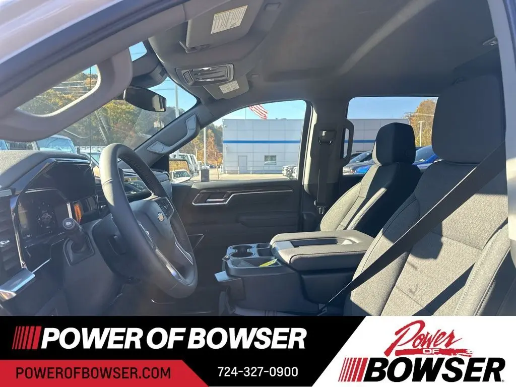 2026 Chevrolet Silverado 1500 LT photo 2