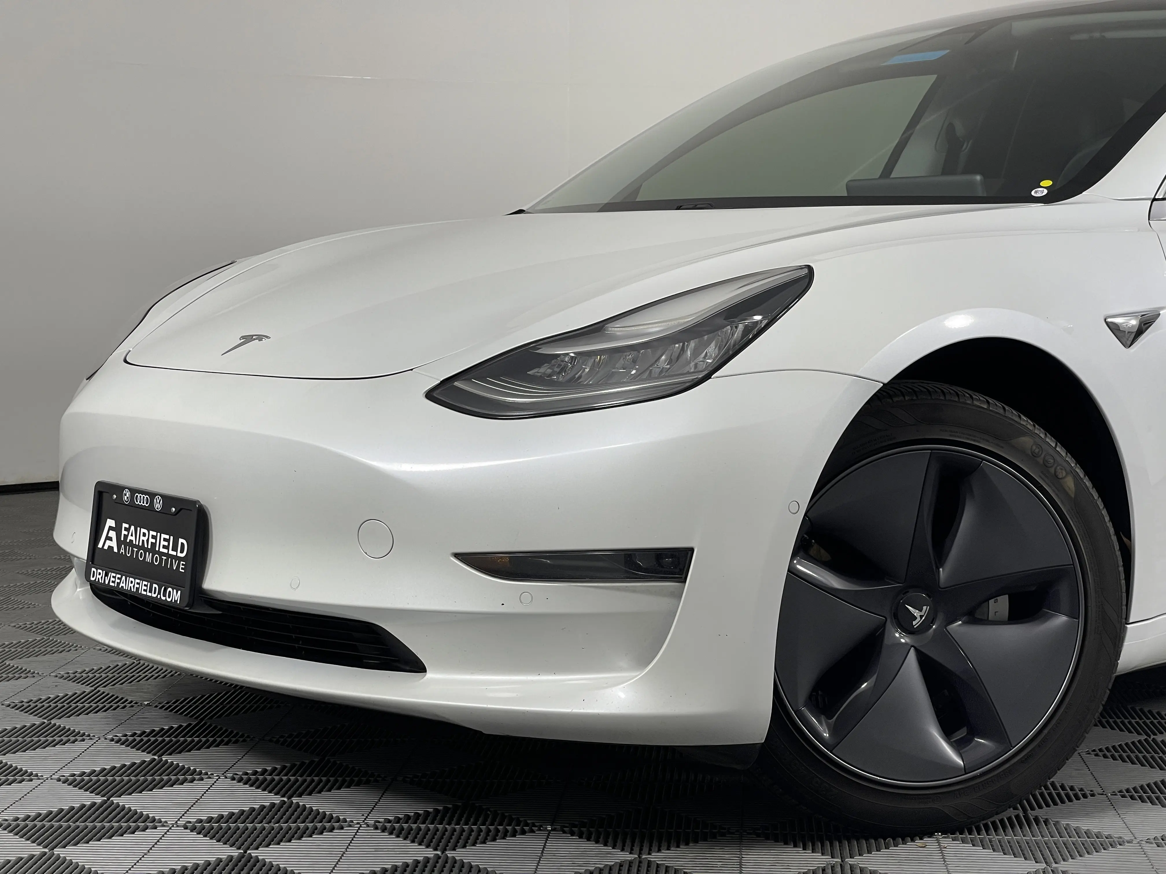2020 Tesla Model 3 Standard Range photo 4