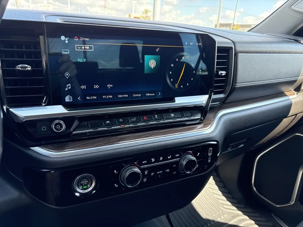 2023 Chevrolet Silverado 1500 LT1 photo 15