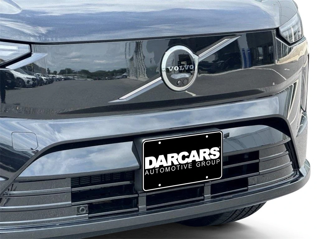 2025 Volvo - image 2