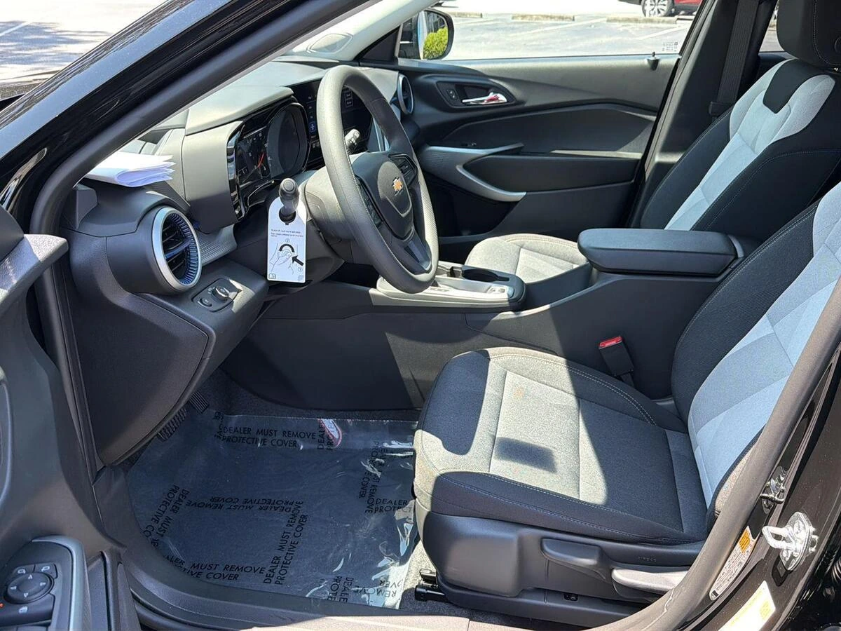 2026 Chevrolet Trax LS - Photo 10