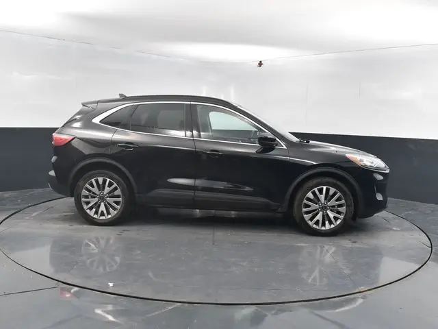 2022 Ford Escape Titanium photo 8