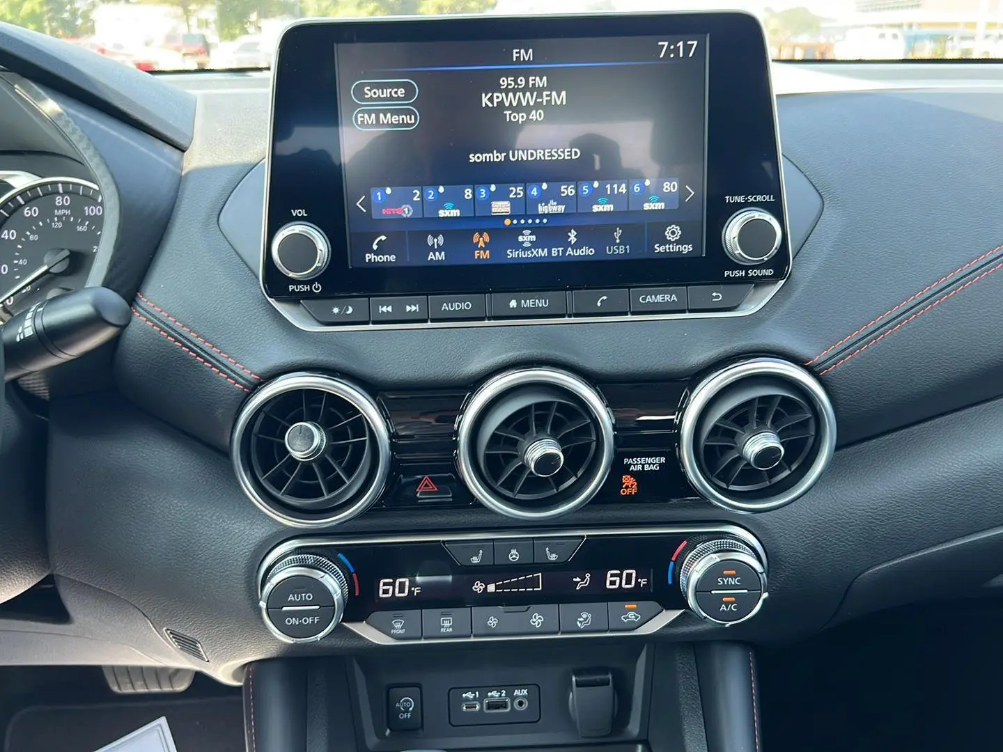 2025 Nissan Sentra SR photo 17
