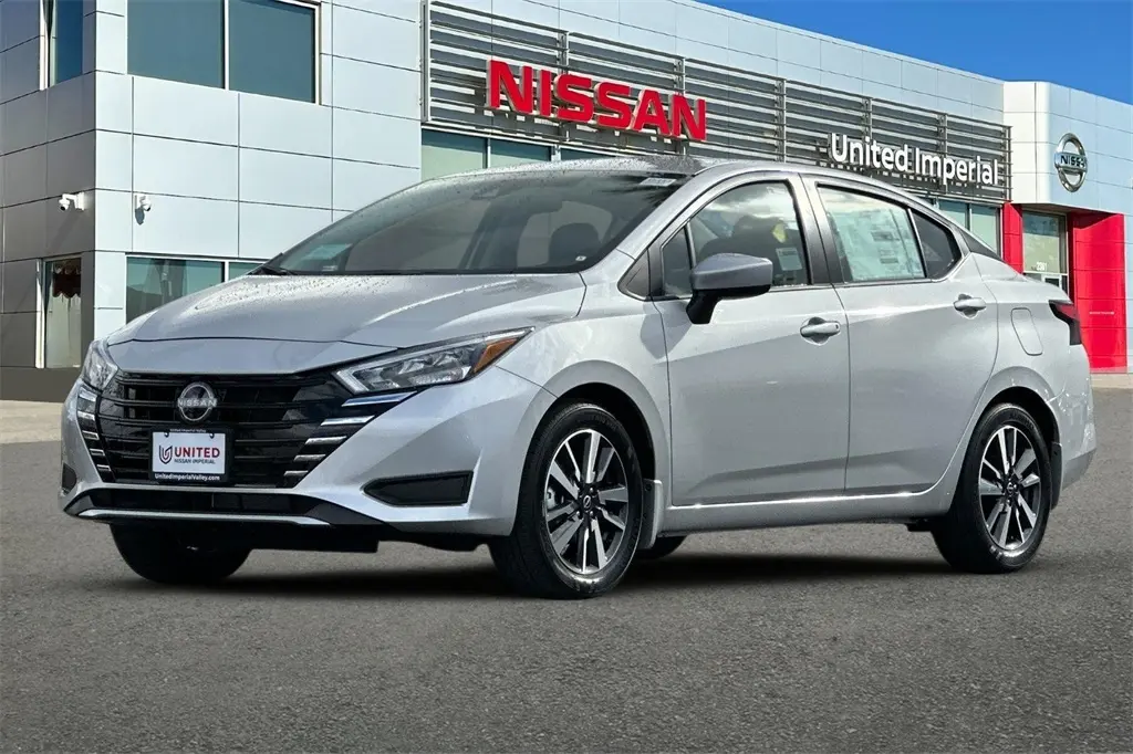 2025 Nissan Versa 1.6 SV photo 8