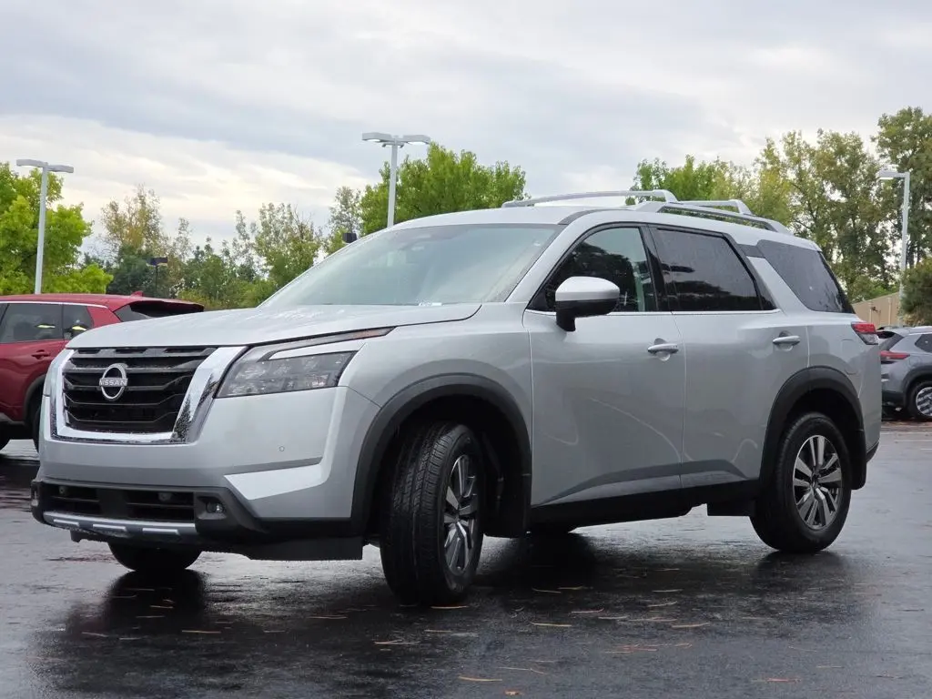 2025 Nissan Pathfinder SL photo 23