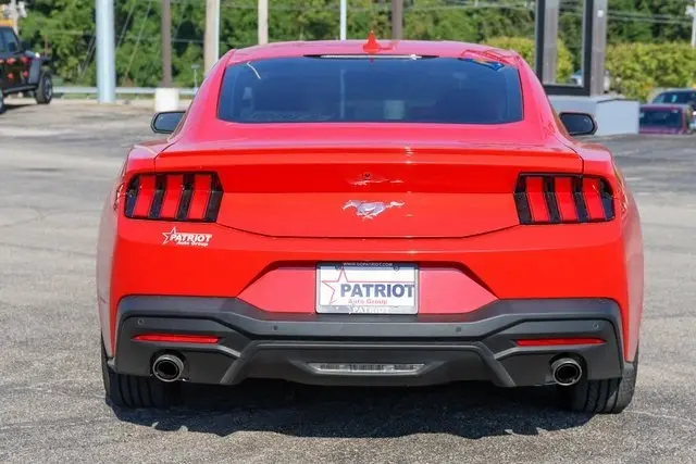2024 Ford Mustang EcoBoost Premium photo 4