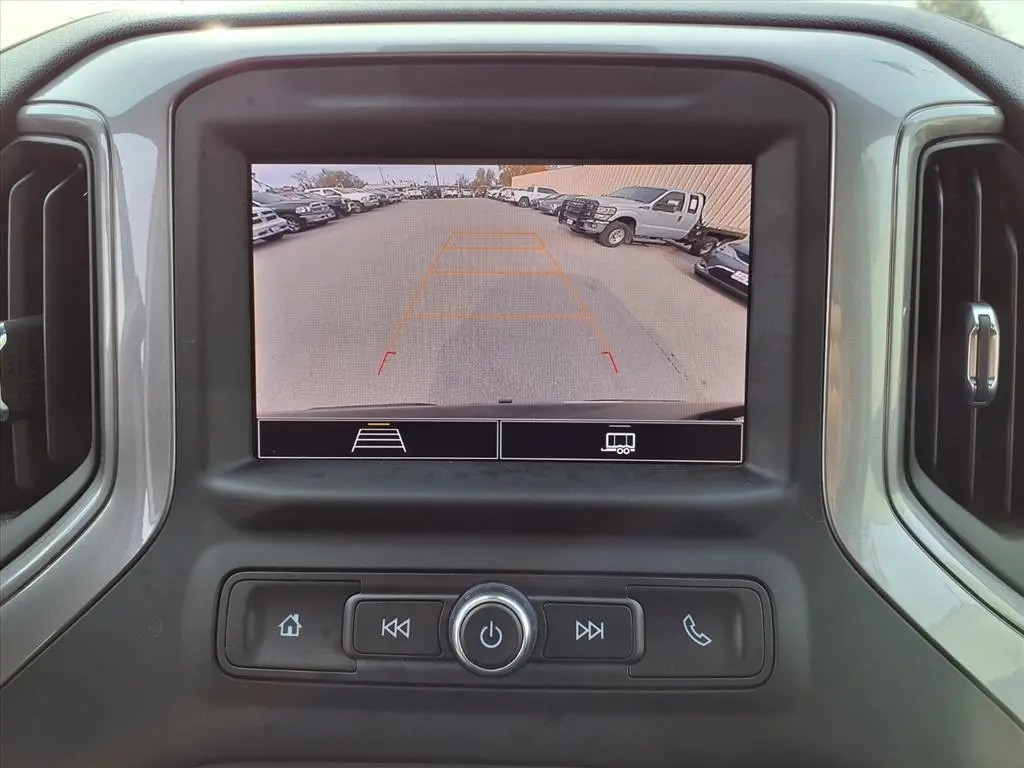 2023 Chevrolet Silverado 1500 Custom photo 4