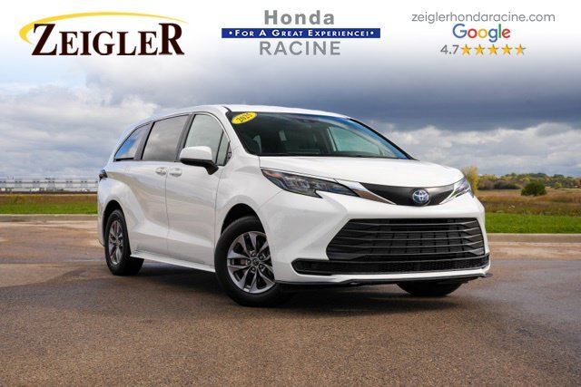2025 Toyota Sienna LE