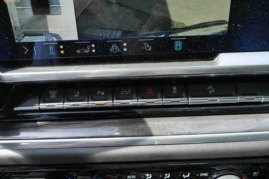 2026 Chevrolet Silverado LTZ photo 17