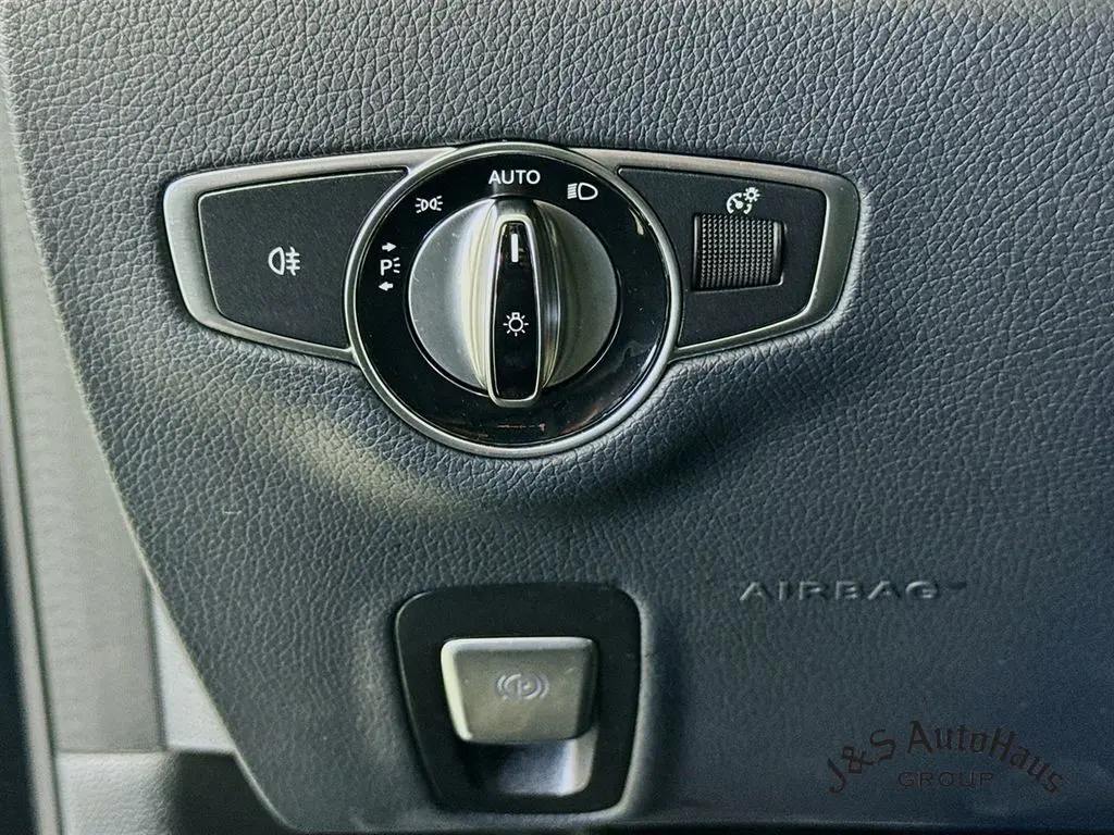 2022 Mercedes Benz E 350 photo 9