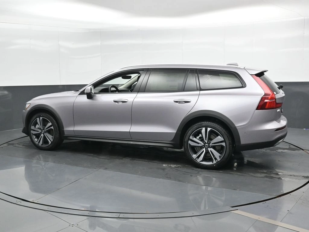 2026 Volvo V60 Cross Country Plus - Photo 7