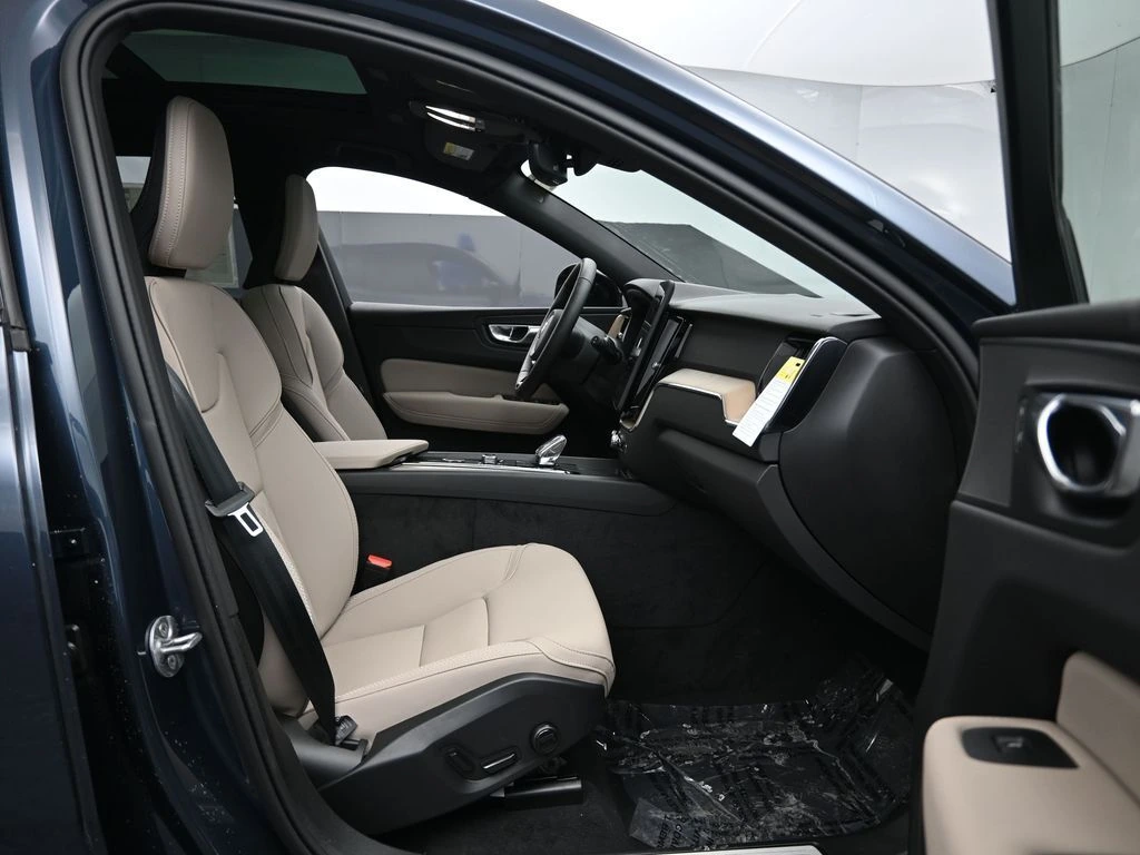 2026 Volvo - image 26