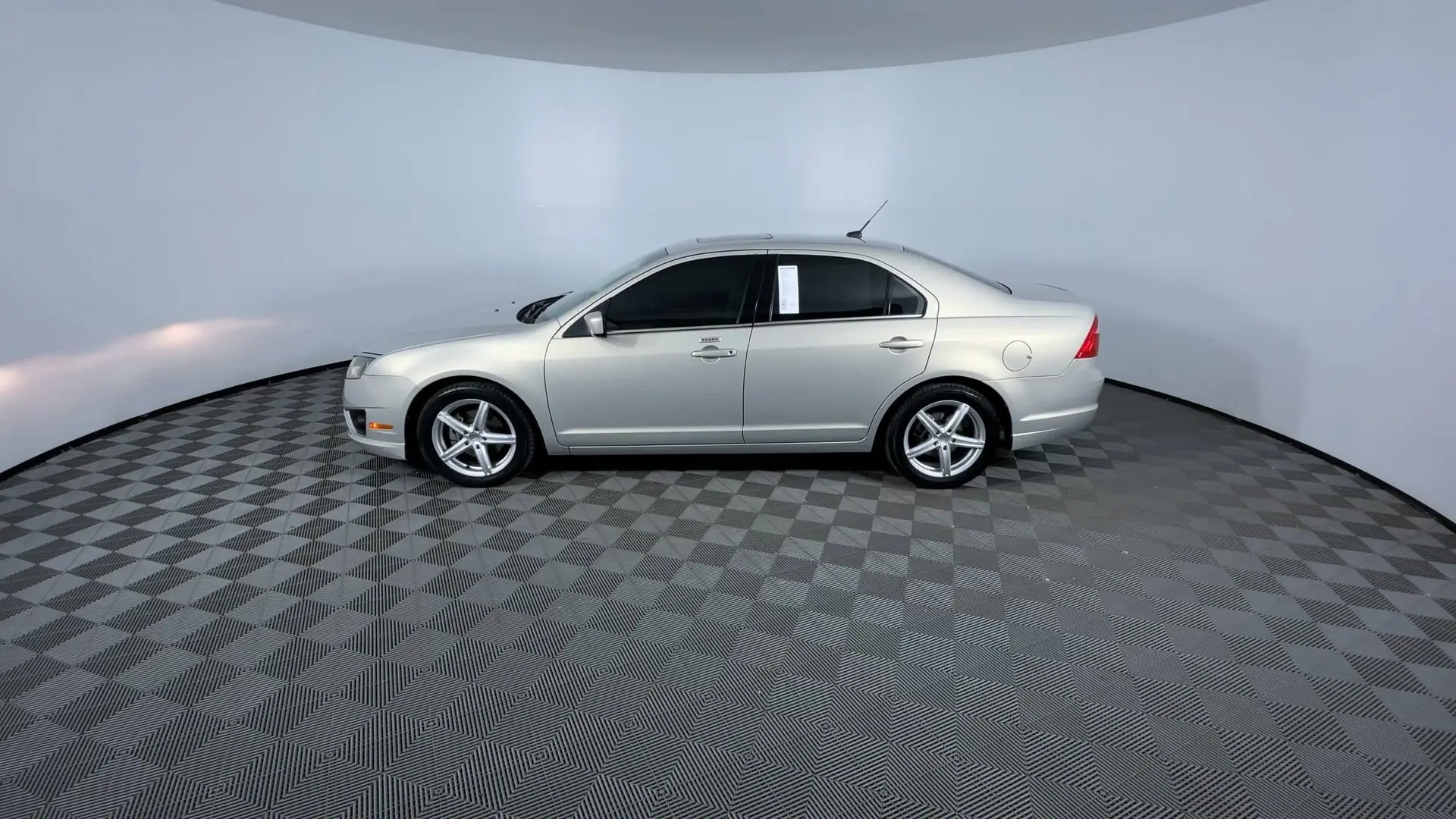 2010 Ford Fusion SEL photo 4