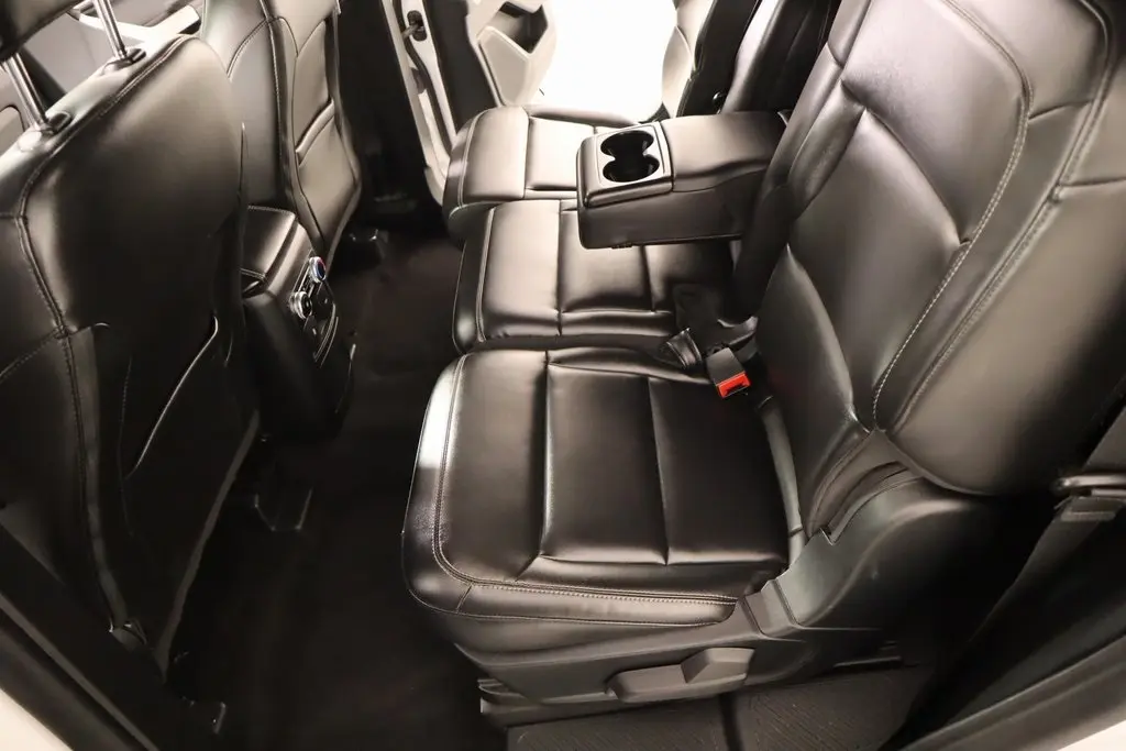 2023 Ford Explorer XLT photo 11