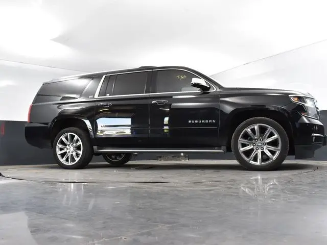 2016 Chevrolet Suburban LTZ photo 43