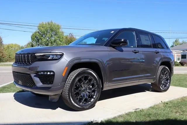 2025 Jeep Grand Cherokee Summit photo 6