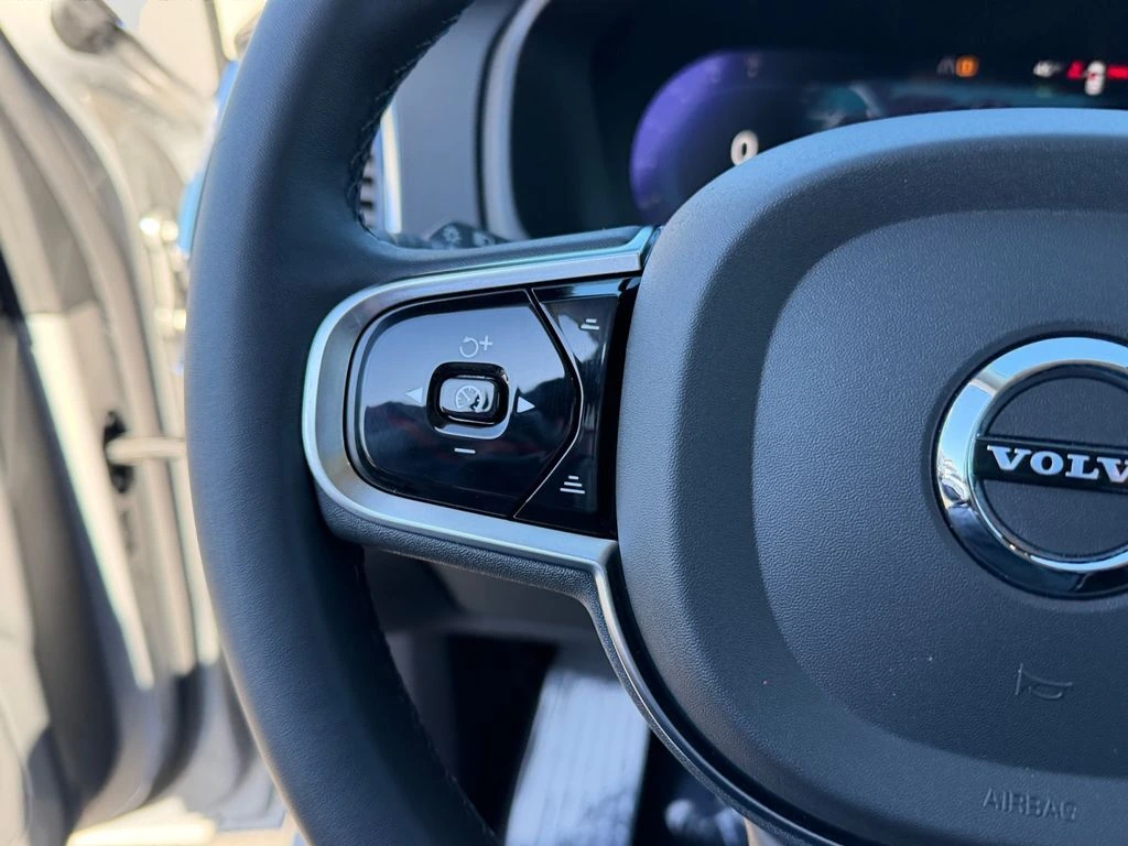 2023 Volvo - image 19