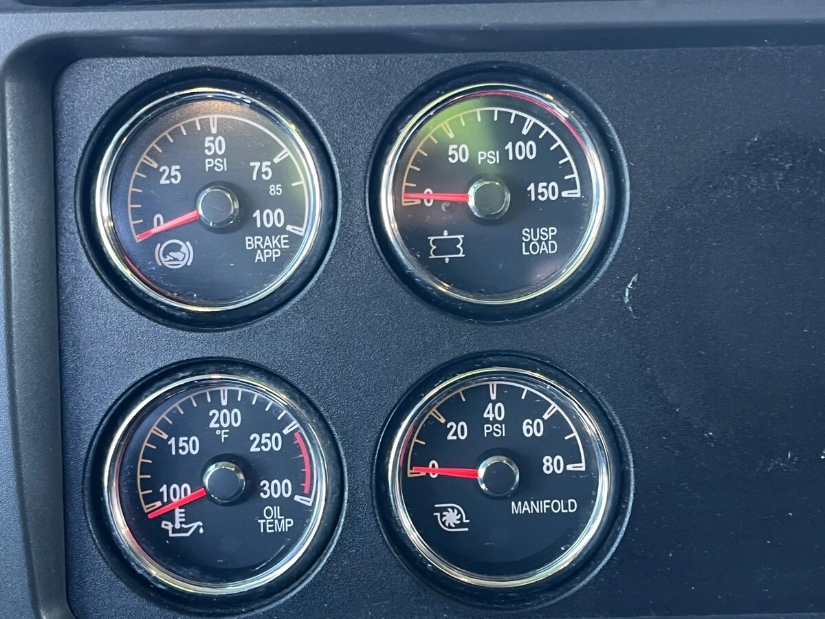 2023 Peterbilt 579 - image 24