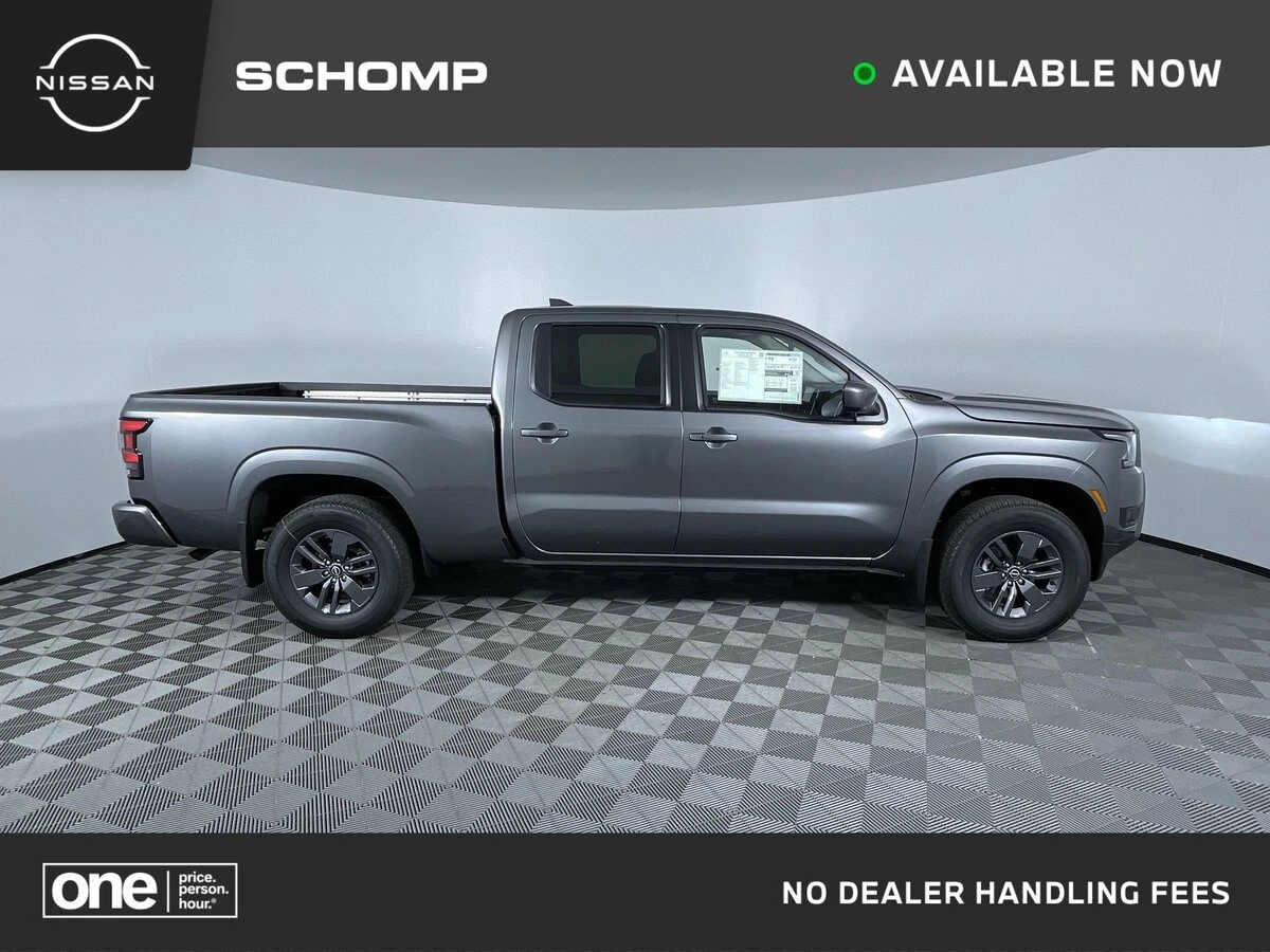 2026 Nissan Frontier SV's photo